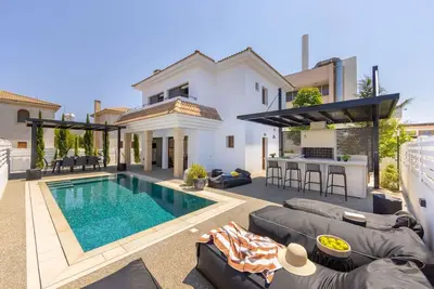 Image de SunnyVillas: 3br New Modern Villa*Private Pool*Hvn