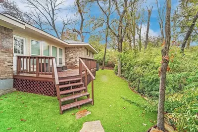 Image de Serene Deck 10 Mins Garland City Square