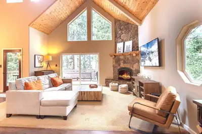 Image de New! Luxury home in Arnold: Views, Hot Tub, + Pets Ok