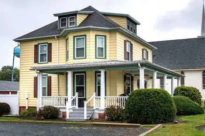 Image de Victorian Lodge on Main Street, Rock Hall Md\nWalk to Everything! ! ! \nSleeps 2 to 4