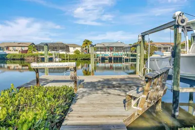 Image de Waterfront Pool House w/ Heated Pool!