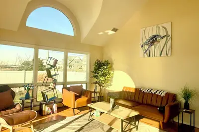 Image de Charming 3-bedroom house in wonderful Patchogue with private access waterfront