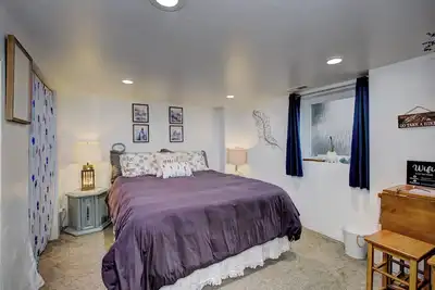 Image de Charming Downtown Basement Bungalow with WiFi and Ac in lovely La Grande