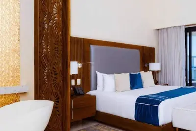 Image de Beach Front Resort - 3 bedroom penthouse - Ocean tower - March 15-22nd
