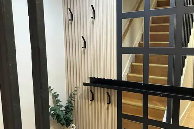Image de Brand new luxurious basement studio apartment 5 minutes away from Frenchman’s\n