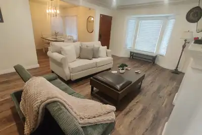 Image de Charming 2-bedroom house with WiFi, Ac in wonderful Inglewood near Sofi