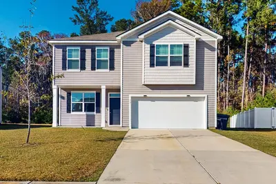 Image de Charming home with pool, patio, dog-friendly space & near the beach