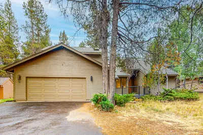 Image de Cozy home on the golf course with Sharc amenity passes, Bbq, WiFi,