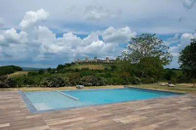 Image de Joli appartement avec Wifi, piscine, climatisation, Tv, animaux admis et parking, près de Sienne