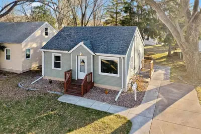 Image de Quiet property on dead-end street in a historic neighborhood nearby parks and walking trails