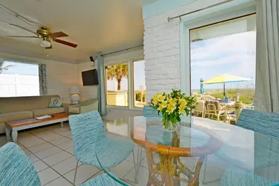 Image de 2br Oceanfront Unit - Heated Pool and Hot Tub in Cocoa Beach