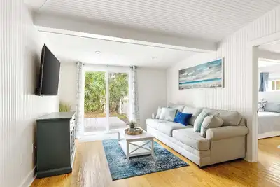 Image de Charming Folly Beach Home - Perfect Location