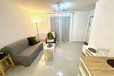 Image de Beau studio récent très cosy