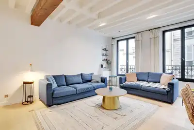Un Luxueux 1-Ch/2SdB à Louvre