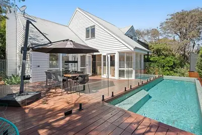 Image de Hampton'S Style Beachside Holiday Escape & Gas Heated Pool, Hughes, Sorrento