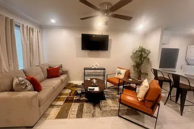 Image de Beautiful Two Bed Room - Apt 2 - Downstairs