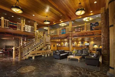 Image de 3 Rustic Rooms w\/ Heated Pool & Hand-Crafted Mountain Lodge Setting