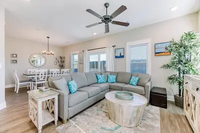 Image de The White Pearl  A Modern 3 Bed w/Private Hot Tub!