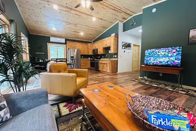 Image de Perfectly Located on 10acres W/ Easy Access to Atv Trails and World Class Lakes