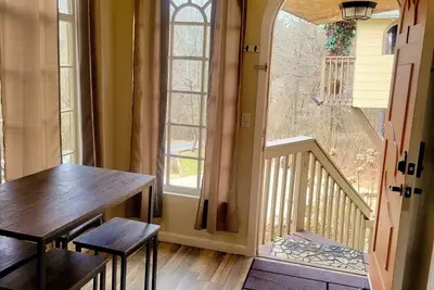 Image de Two-Bedroom-Suite in the Woods