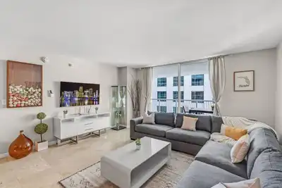 Image de Waterfront & City Lights  1-Br w/ Free Parking