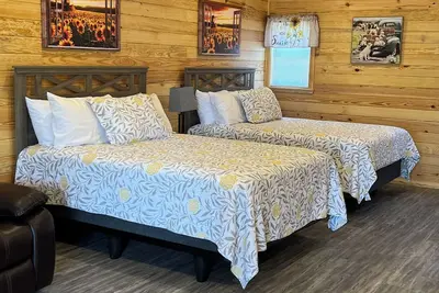 Image de Cabin Unit 6 of 6 with Ac and WiFi in lovely Paige