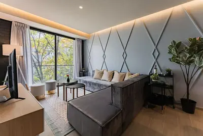 Image de Elegant Apartment with Balcony and City Views