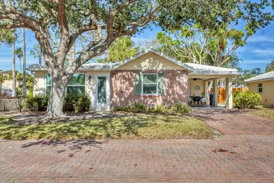 Image de Horizons West - Beautifully remodeled 2 Bedroom Bayside Villa F-1