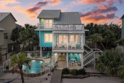 Image de The Key Lime Cottage - A Perfect Beach Retreat, with a private heated pool!