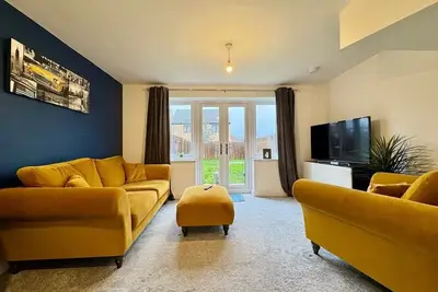 Image de Stylish 2 Bedroom Home Near Lake | Free Parking