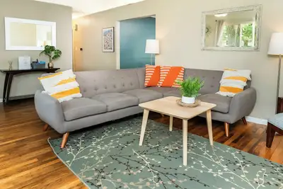 Image de Cozy 3-Bed Home, 2 miles from Iu Campus