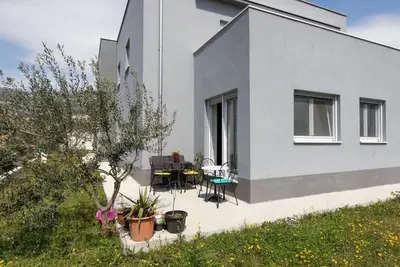 Image de Trendy and Chic Apartment with Terrace and Private Garden - One Bedroom Apartment