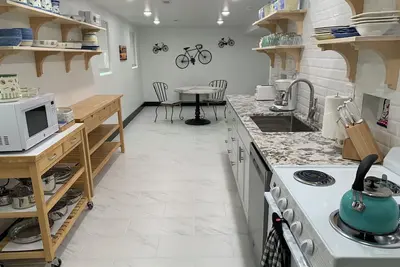 Image de Classic Charm B with Central Ac, High Speed WiFi, Full Size Washer Dryer