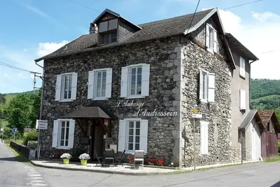 Image de Une auberge rien que pour vous! \nGrand espaces communs \nAux pieds des montagnes