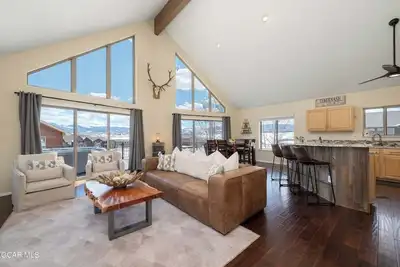 Image de Relax and Recharge! Peaceful Modern Cabin Close To Everything With Amazing Views