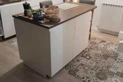 Image de Maison De Village. \n1H De Paris