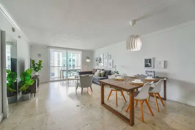 Image de The Club at Brickell Bay by Palermo Home