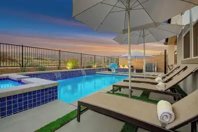 Image de New Large Home-Views-Mountain, Lake & Golf