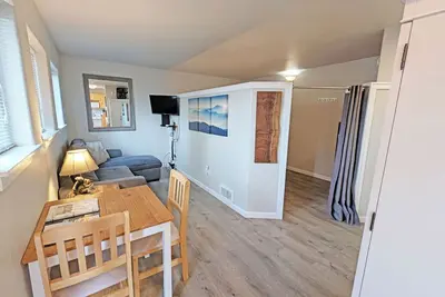 Image de Ground Floor, One Bedroom Condo with Complex Pool and Hot Tub, A/C unit Pwda5