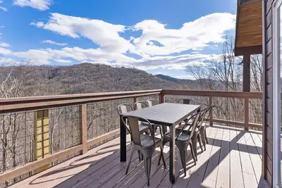 Image de Spacious Cabin with Mountain Views