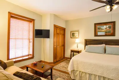 Image de Cotton Alley | Charming 2-Bedroom Retreat in Historic Natchez, Ms