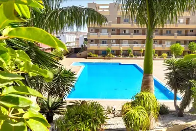 Image de Appartement de vacances 'Sandra La Perla' avec vue sur la mer, piscine partagée et Wi-Fi