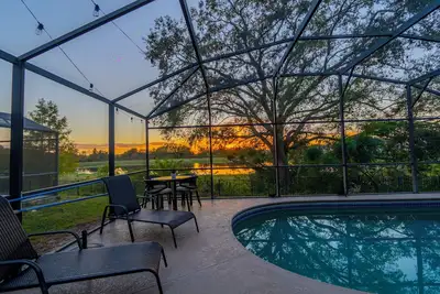 Image de 3/2 Relax AwAY ReTreat Home @ Orlando /Heated Pool / Lake View/Golf Course! !