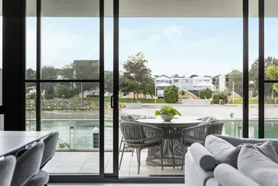 Image de Stunning Seaside Serenity + Private Swimming Jetty