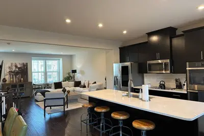 Image de Cozy, Sophisticated Home! ! !