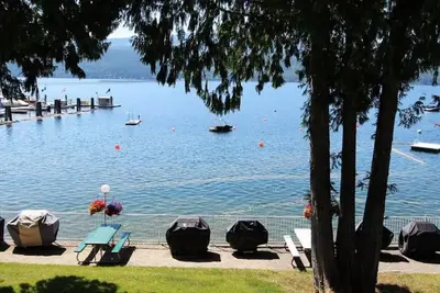 Image de Shuswap Lakefront Condo