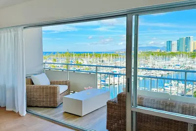 Image de 2 Queen Beds Beachfront Home (Car Available)