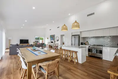 Image de Seaberry, brand new, family and dog friendly