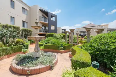Image de Sleek 2-Bed Apartment in Vibrant Kingston