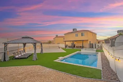 Image de Pickleball Paradise: 6br Home w/Pool+GameRoom Fun!